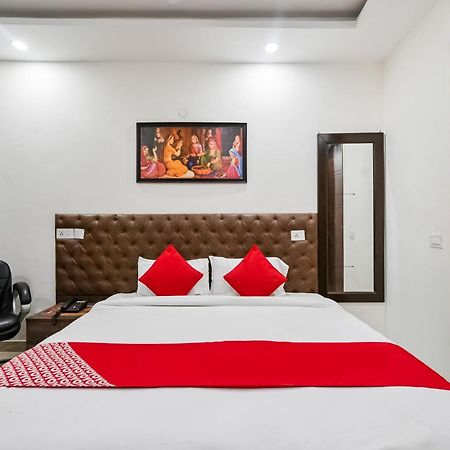 Hotel O Premium Rooms Chhatarpur New Delhi Buitenkant foto