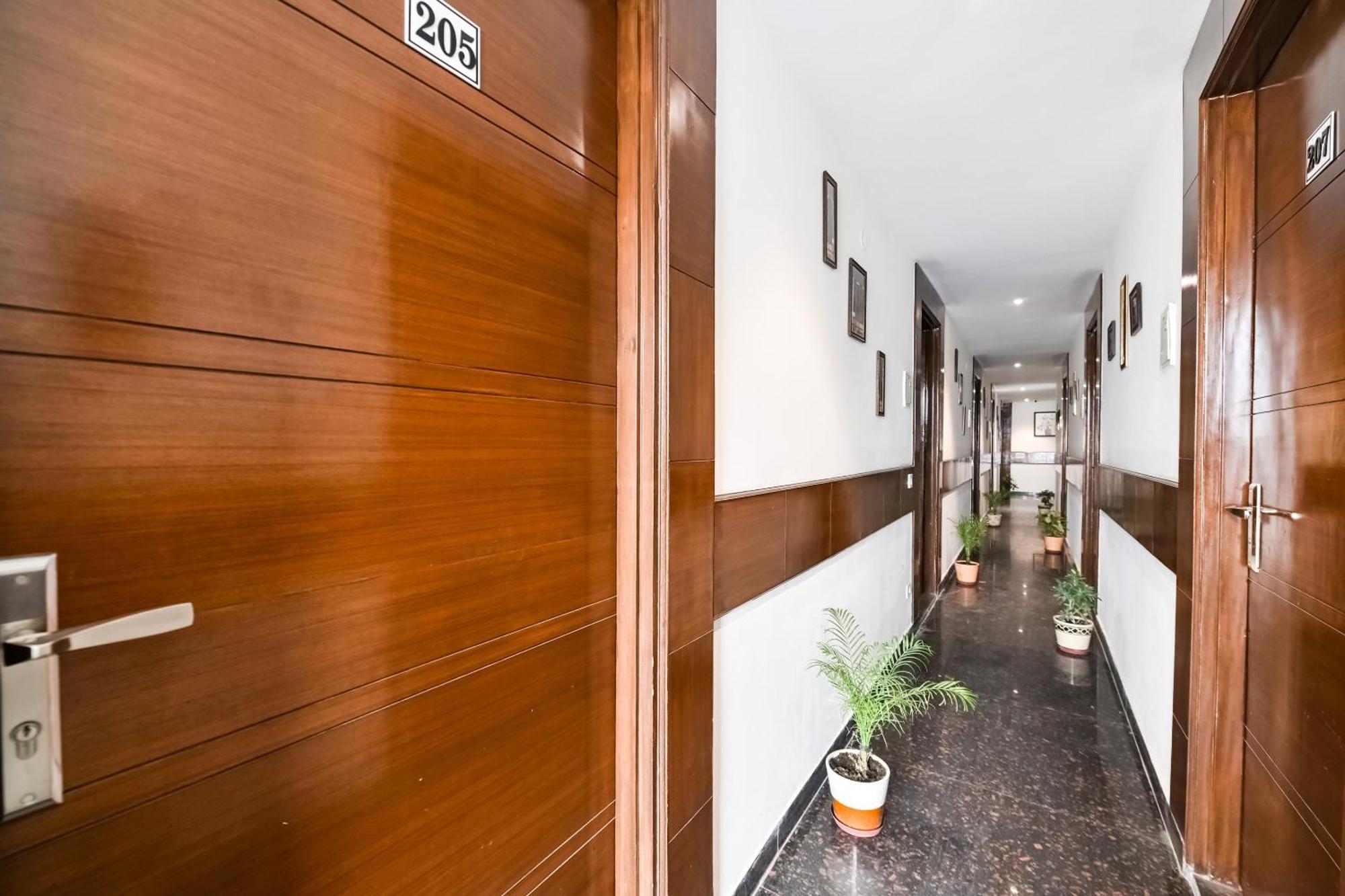 Hotel O Premium Rooms Chhatarpur New Delhi Buitenkant foto